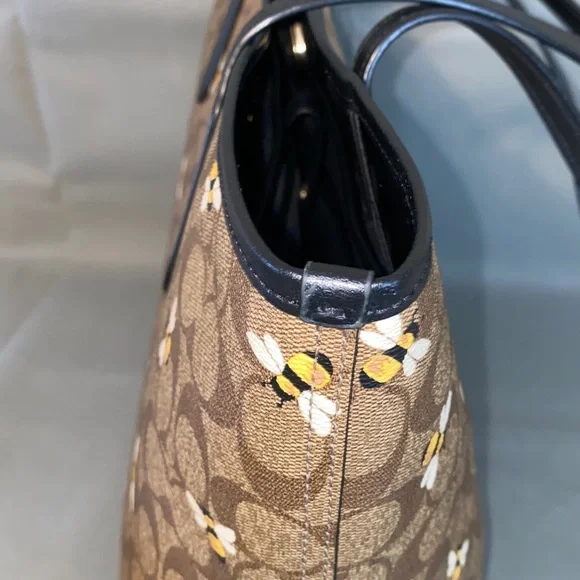 Coach City Tote Signature Logo Canvas Large Tote with Bee Print Like New - Picture 10 of 14